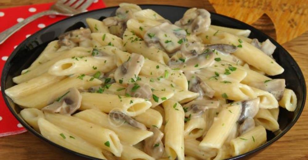 Mantar Soslu Makarna